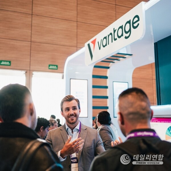 Vantage Markets Shines as Diamond Sponsor at Money Expo Colombia 2024