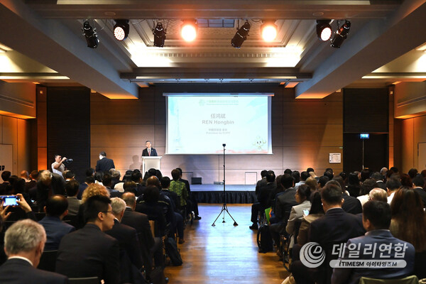 Ren Hongbin, Chairman of the China Council for the Promotion of International Trade, Cited Numerous Examples of Supply Chain Alliances and Mutually Beneficial Cooperation between China and France, Expressing Hope that Companies from Both Nations Will Leverage Their Respective Advantages to Unlock Potential Cooperation.