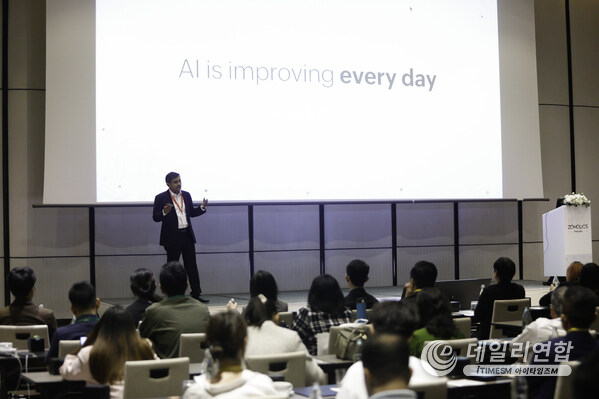 Mr Gibu Mathew, VP and GM of Zoho APAC presenting at Zoholics