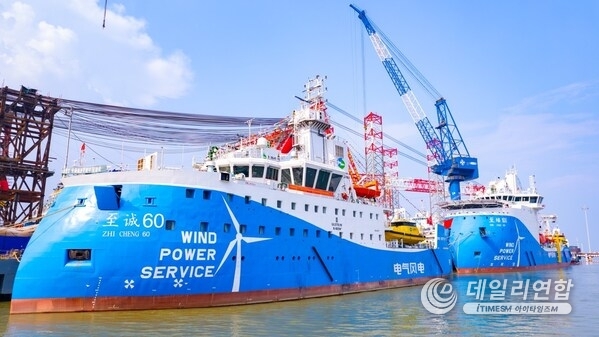 The active wave compensation trestle equipped on the two wind power operation and maintenance motherships, Asia’s first wind power SOVs delivered, jointly developed by Shanghai Electric and Shanghai Zhenhua Heavy Industries has broken through a technical bottleneck.