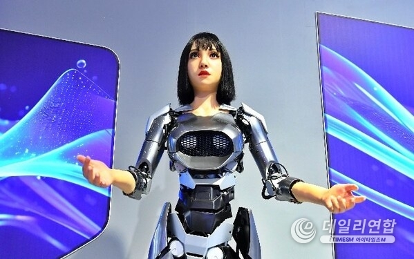 2024 World Manufacturing Convention Showcases Humanoid Robots