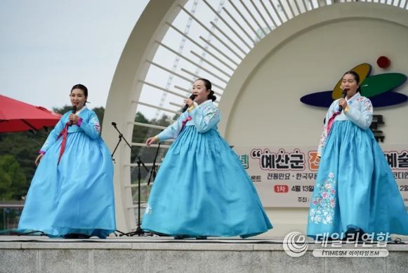 예당호 버스킹 공연 모습
