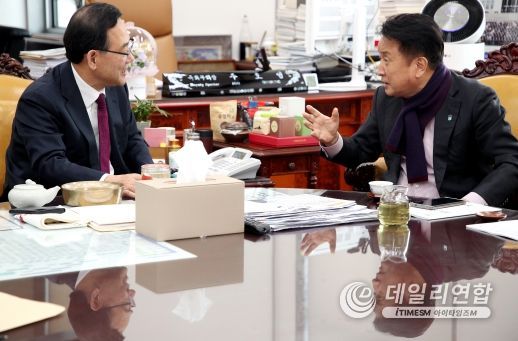 연일 국회 찾은 김영환 충북지사, 정부예산 확보‘강행군’