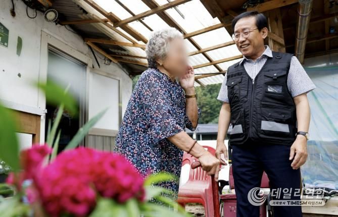 김문근 단양군수와 어르신