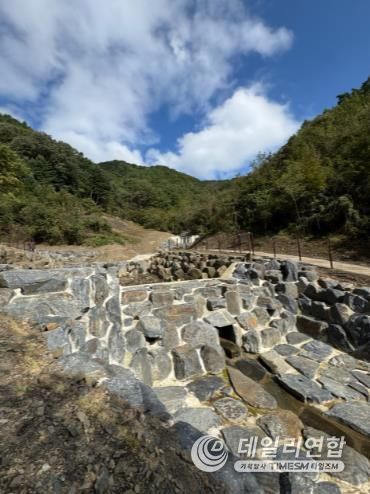 완성된 사방댐 시설
