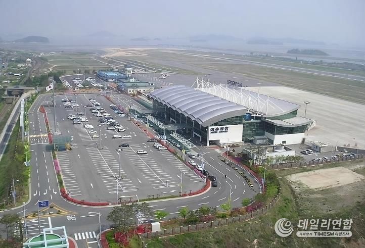 여수공항 전경 사진