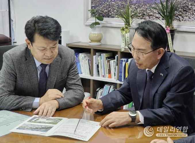 이완섭 서산시장이 지난 17일 국회를 방문해 국회의원들과 주요 현안 사업들에 대해 소통했다.