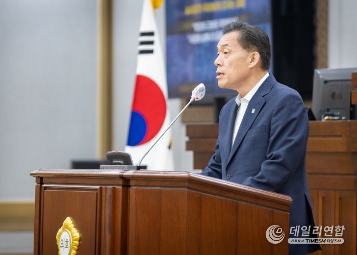 이재준 수원시장이 제397회 수원특례시의회 제2차 정례회에서 2026 시정연설을 하고 있다.