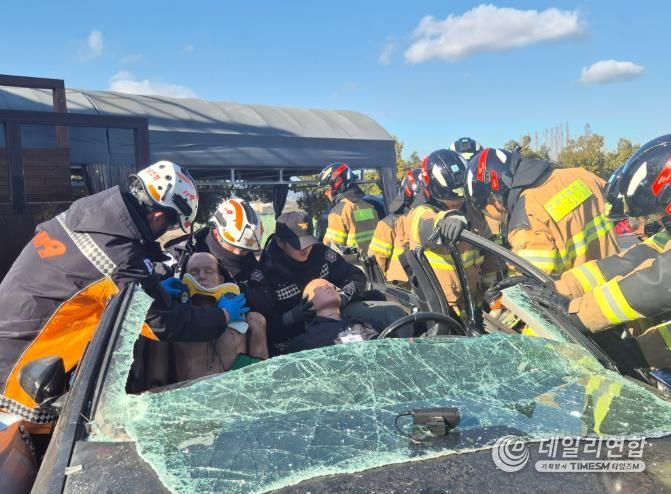 화재,구조,응급처치 신규직원들의 입체적 종합전술훈련 현장